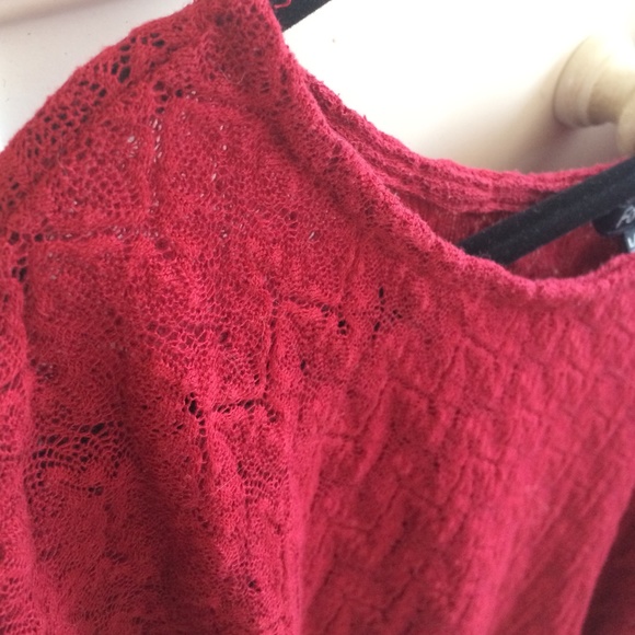 2 Woven Synched Blouses - Picture 3 of 4