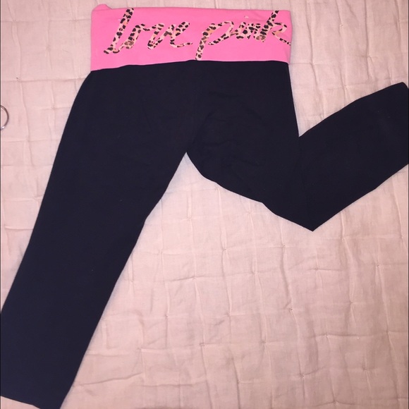 PINK Victoria's Secret cheetah crop leggings