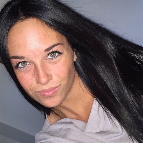 Meet Your Posher! - Picture 3 of 3