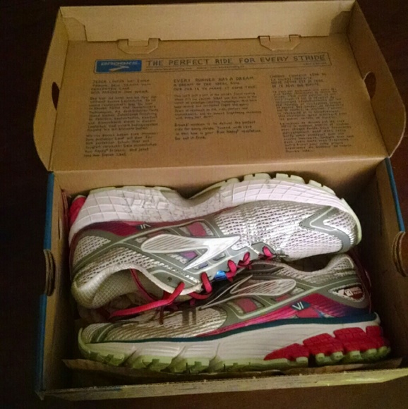 Brooks Ravenna 6 size 7.5