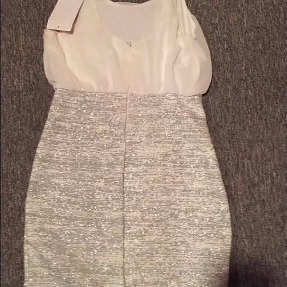 Beautiful dress! NWOT - Picture 3 of 3