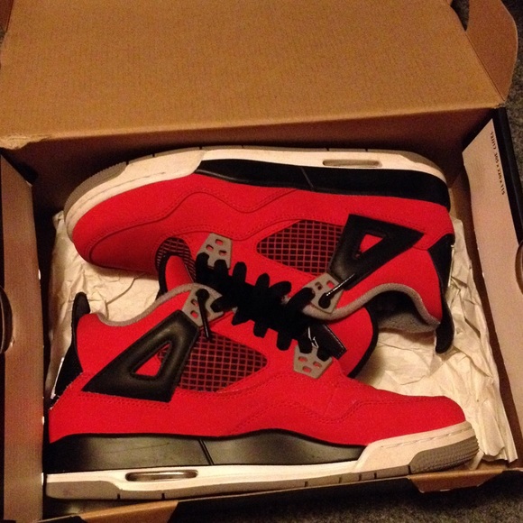 Basketball shoes Size 6Y