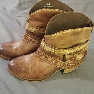Corral boots from Buckle