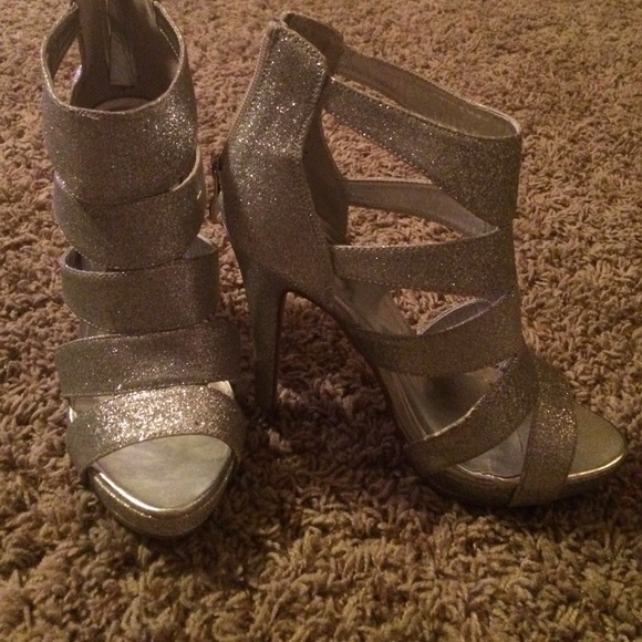 High heels in excellent conditions! - Picture 1 of 2