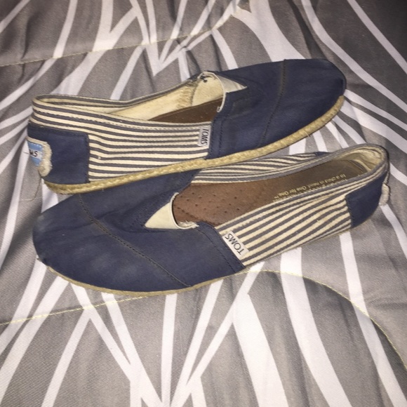 TOMS - Picture 2 of 2