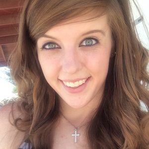 Meet your Posher, Kendra