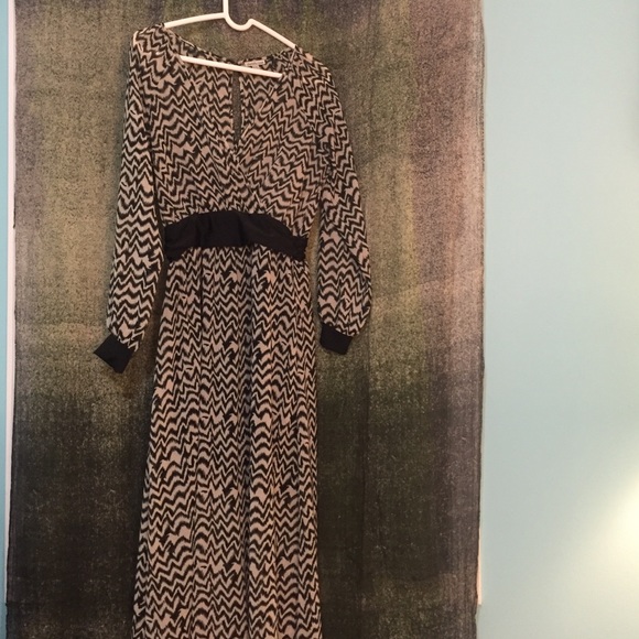 Patterned elegant maxidress - Picture 1 of 3