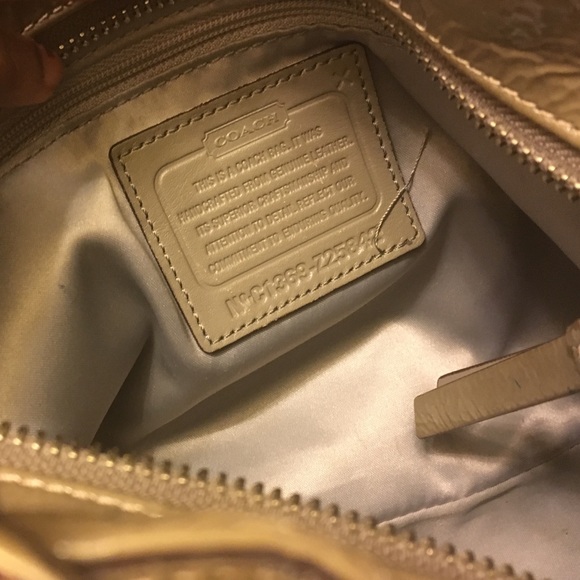Coach bag 💕 - Picture 2 of 3