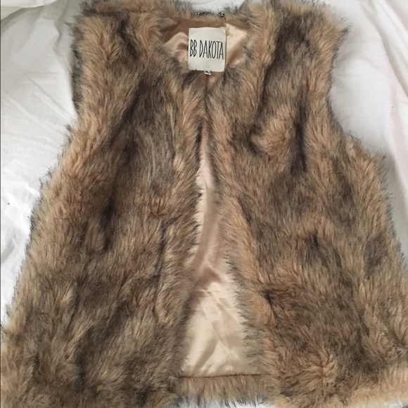 BB Dakota faux fur vest