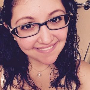 Meet your Posher, Alejandra