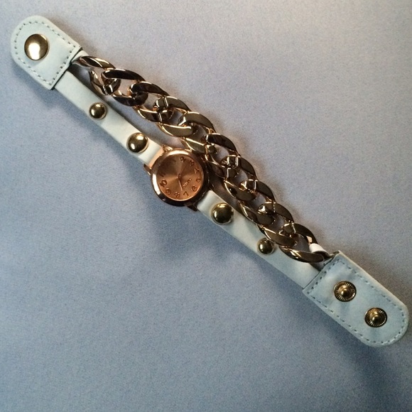 🚫SOLD🚫White and Gold Watch - Picture 2 of 4