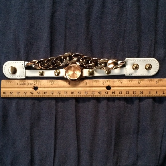 🚫SOLD🚫White and Gold Watch - Picture 3 of 4