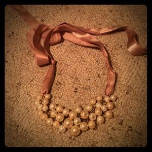 Pearl fashion necklace worn once