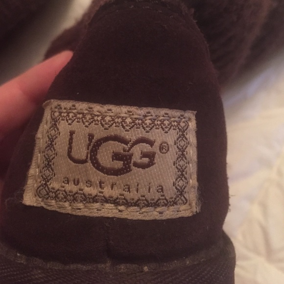 good condition knitted button uggs - Picture 2 of 4