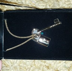 VS necklace