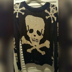 🎀PRICE DROP🎀 Skull Long Sleeve Shirt