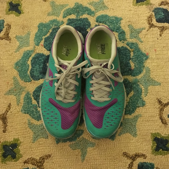 Nike free runs