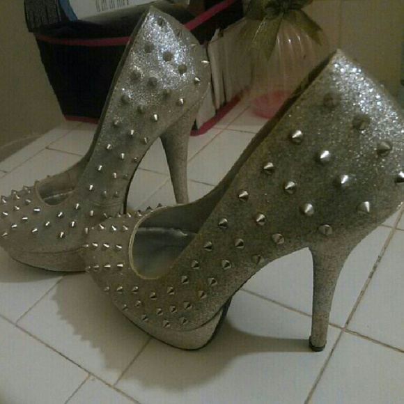 Silver Glitter Spiked stiletto