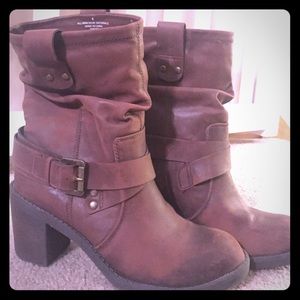 Mossimo rustic brown boots size 8
