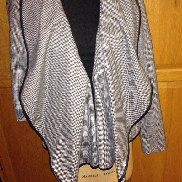 Jacket with drape front - Picture 4 of 4