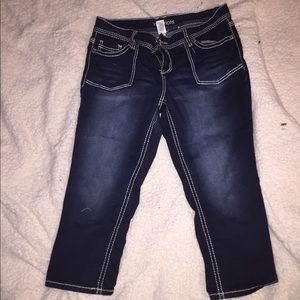 Maurices dark wash capris