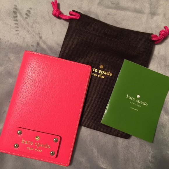 NWT Kate Spade passport holder