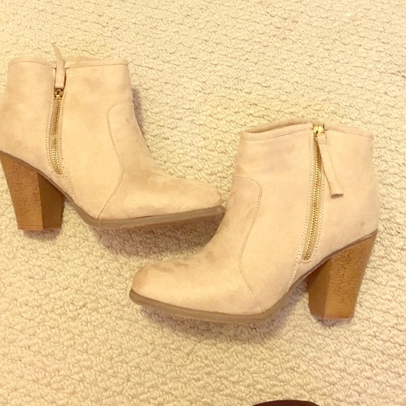 Liliana Shoes - Light Taupe suede booties