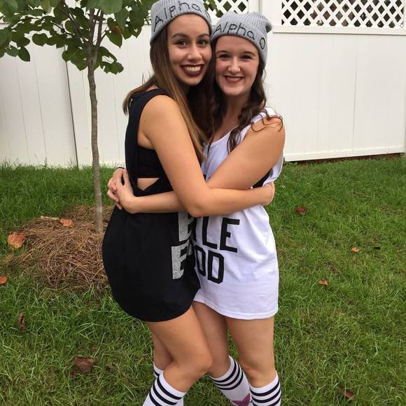 Meet your Posher, Caitlyn