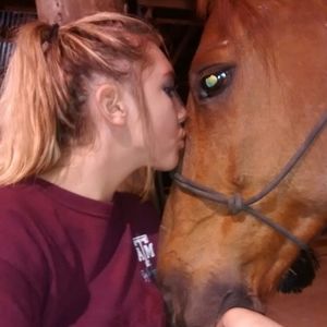 Meet your Posher, Candace