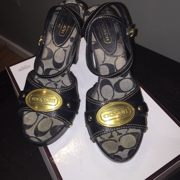 💖 Authentic Coach Sandals 💖