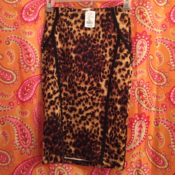 Never worn leopard print skirt with tags 🐆❤️