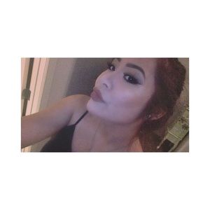 Meet your Posher, Dania