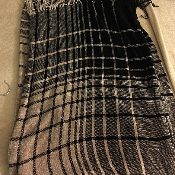 Chenille shawl Blk and brow Neiman Marcus