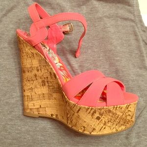 Salmon-colored Wedges