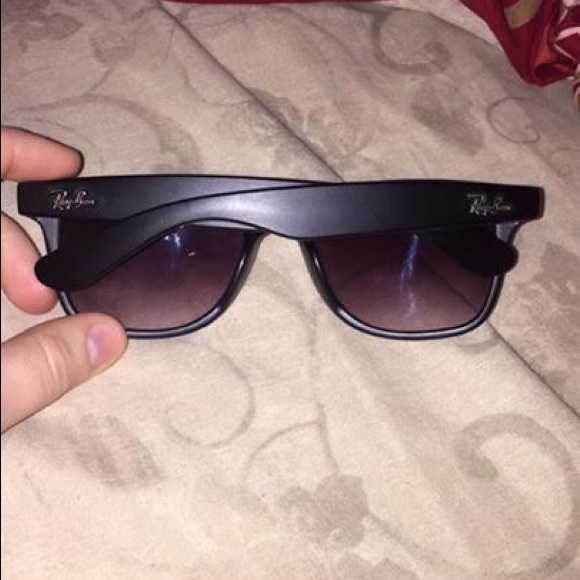 Authentic raybans - Picture 2 of 3