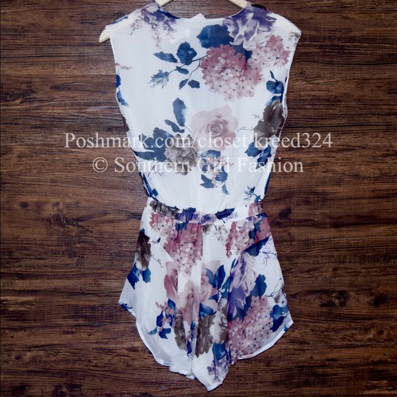 FLORAL ROMPER Printed Crossover V Neck Jumpsuit - Picture 2 of 4
