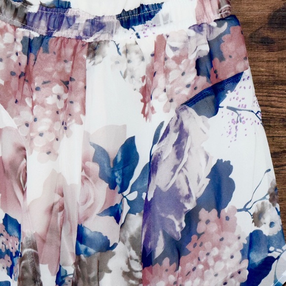 FLORAL ROMPER Printed Crossover V Neck Jumpsuit - Picture 3 of 4