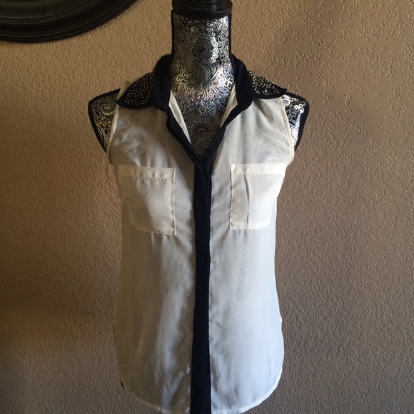 Black/white beaded collar blouse