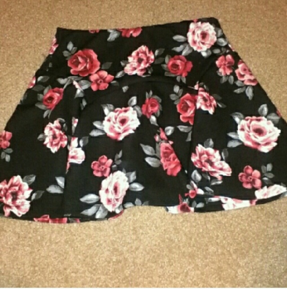 Forever 21 floral print skirt