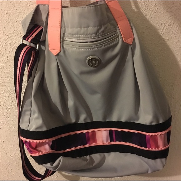 Lululemon tote