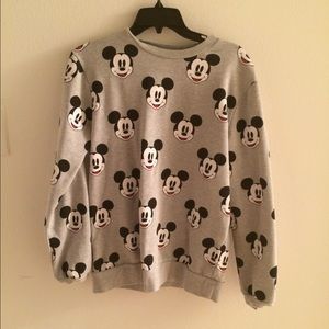 MEDIUM MICKEY MOUSE DISNEY SWEATER