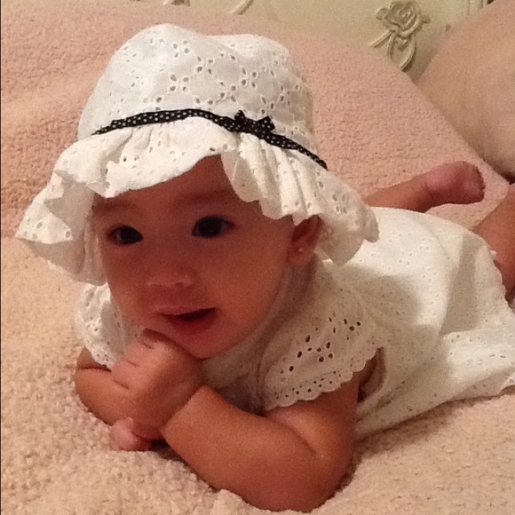 Hello Poshers. Come shop with me. 👠👗💄💍👛🎒👡👢 - Picture 2 of 4