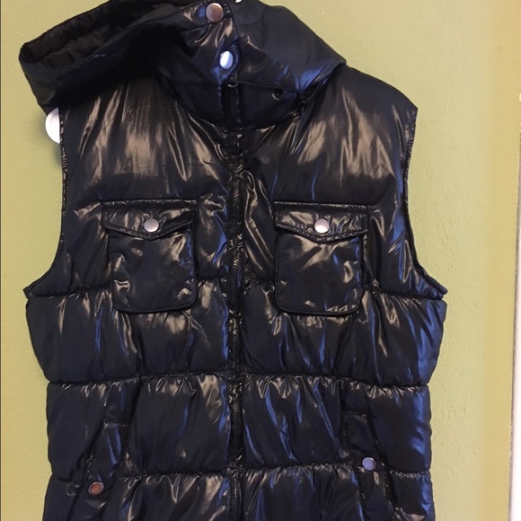 Black puffy vest