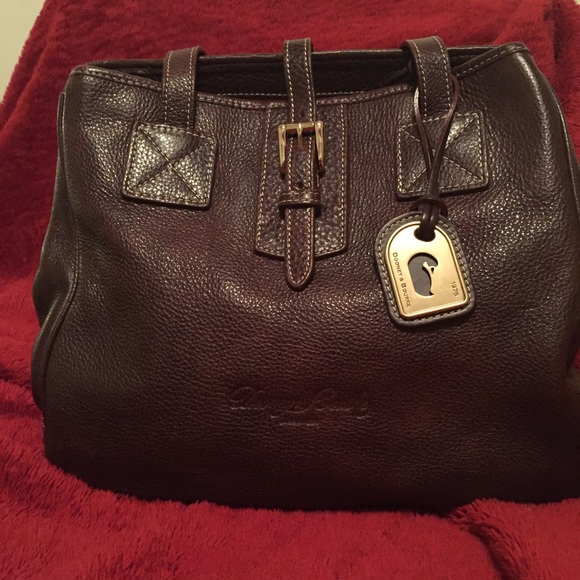 Dooney & Bourke Handbags - Dooney & Bourke brown leather bag