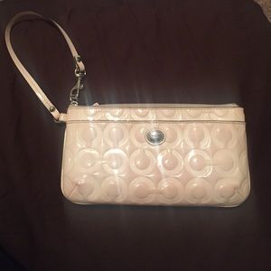👛Coach Wristlet👛