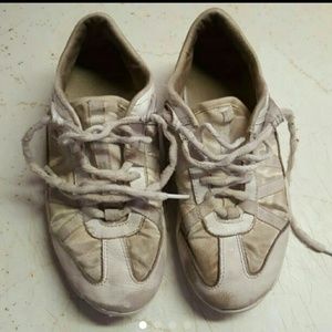 Nfinity evolution cheer shoes used. Sz 4.5