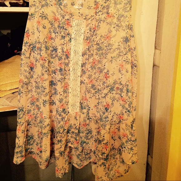 Blouse - Picture 2 of 4