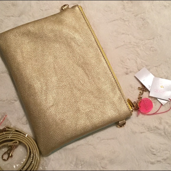 ❌SOLD❌Flip Side Clutch✨ - Picture 2 of 4