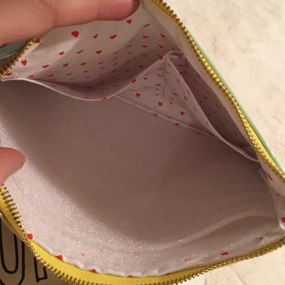 ❌SOLD❌Flip Side Clutch✨ - Picture 4 of 4