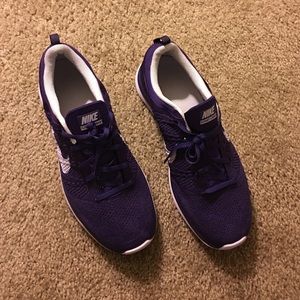 Nine Flyknit lunar 1!!!! Worn once or twice.